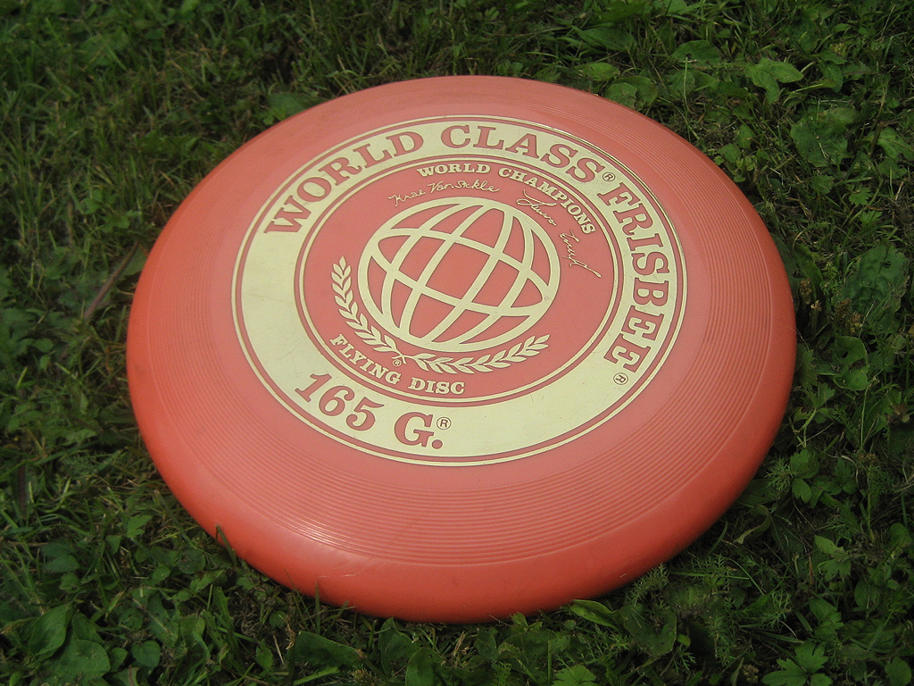 How to Play Ultimate Frisbee: Rules, Gear, and First Game Tips