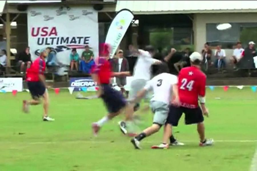 Ultimate Frisbee vertical stack