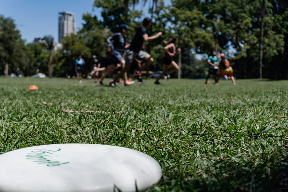 Advanced Ultimate Frisbee Throws: Expanding Your Arsenal for Better Offensive Tactics