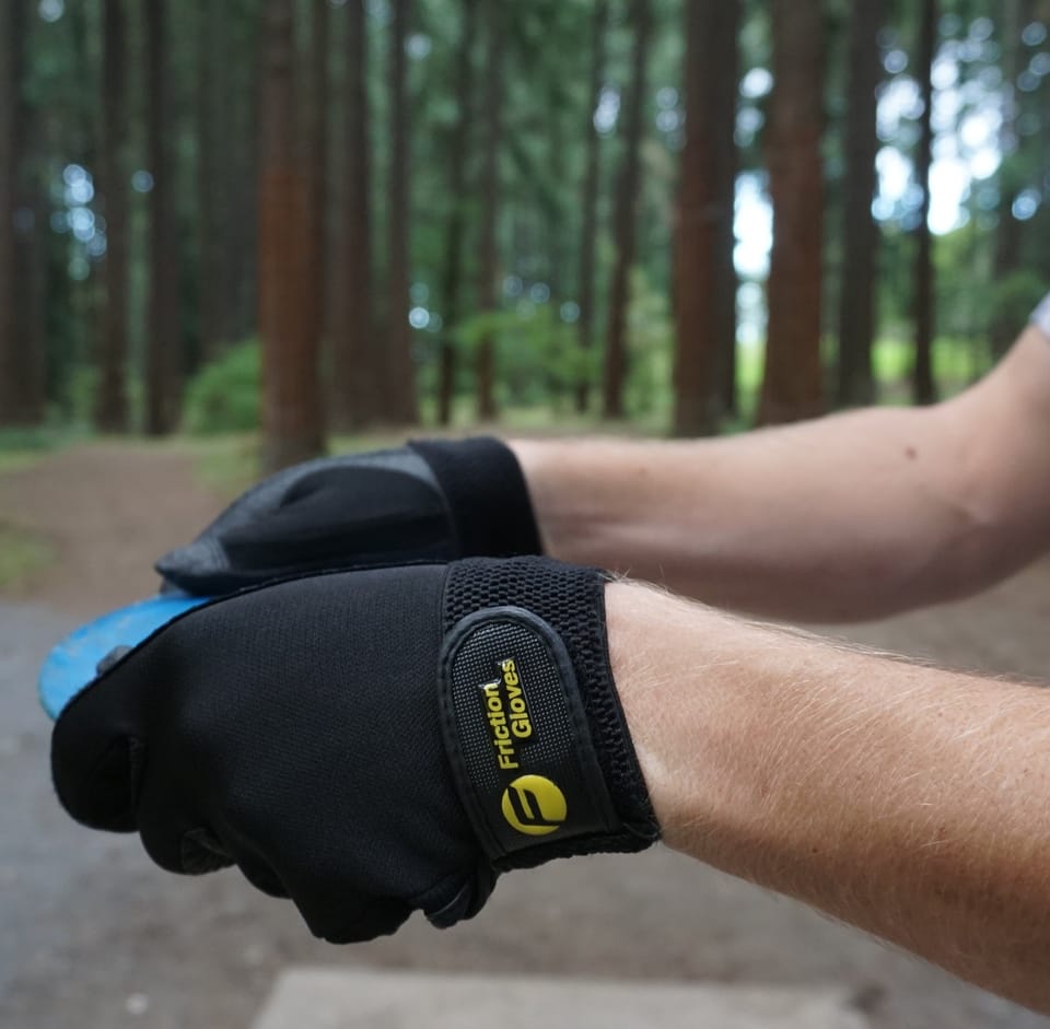 Choosing the Right Ultimate Frisbee Gloves: A Comprehensive Guide to Enhance Your Grip and Performance
