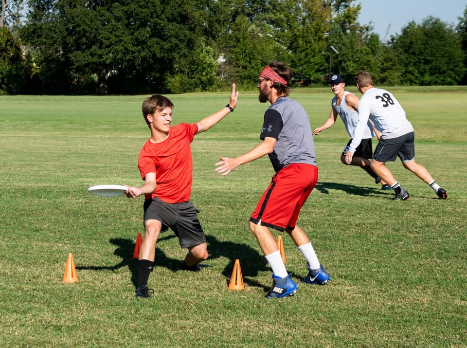 How to Build an Ultimate Frisbee Community: Tips for Creating a Thriving, Inclusive Local Scene