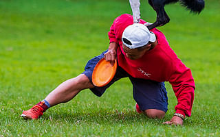 What is the typical appearance of an Ultimate Frisbee player?